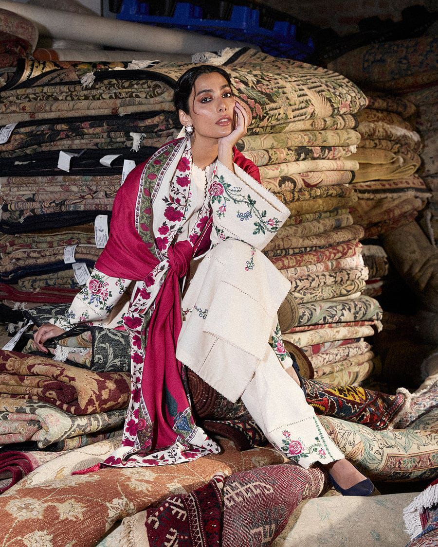 Embroidered Dhanak Suit – 3 Piece MB-NRP-044