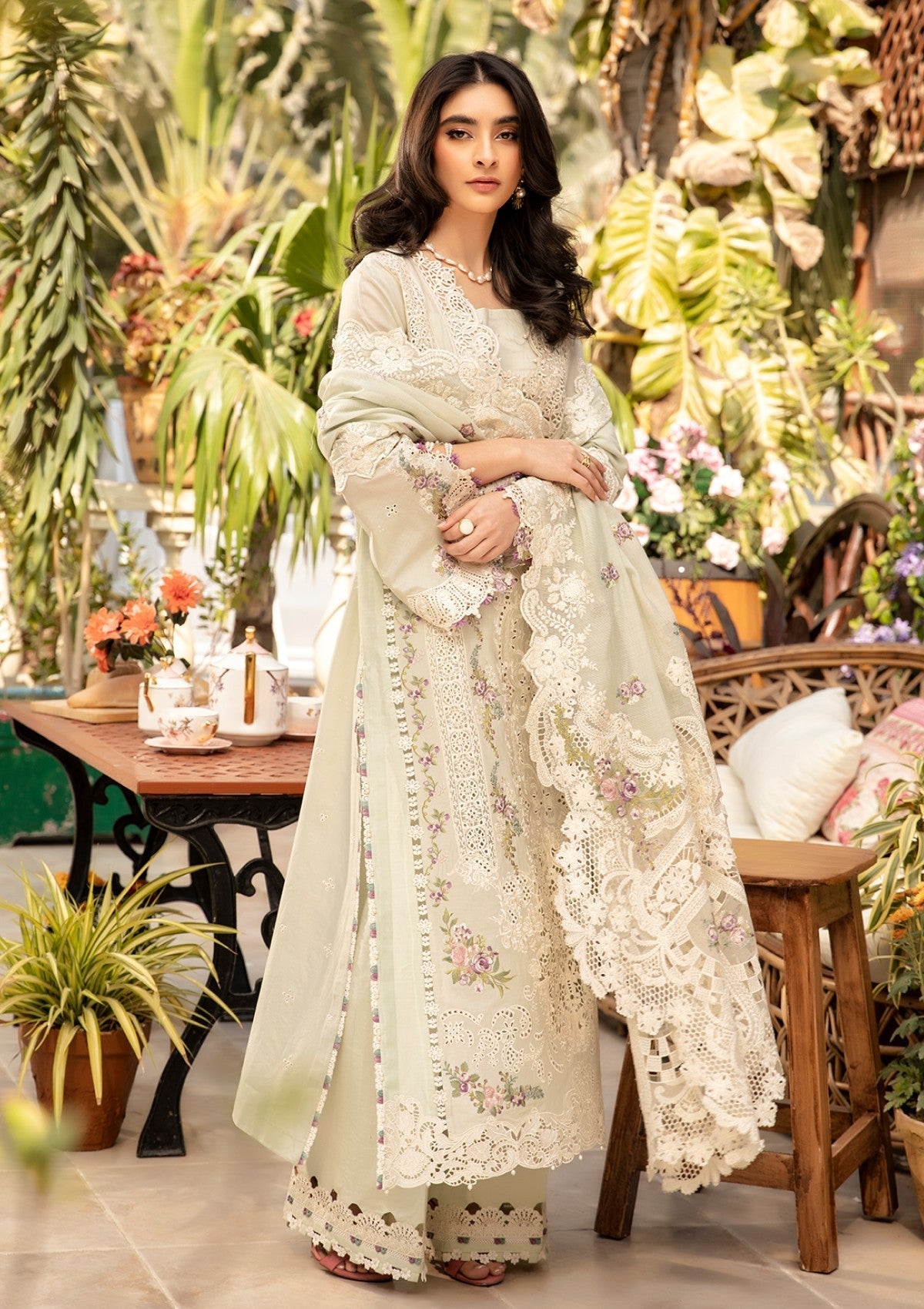 Embroidered Lawn Suit – 3 Piece MB-NRP-008
