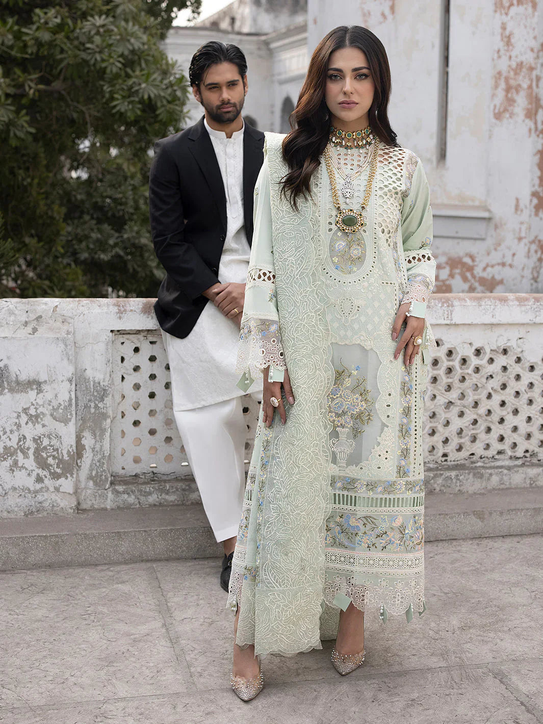 Embroidered Lawn Suit – 3 Piece MB-NRP-009