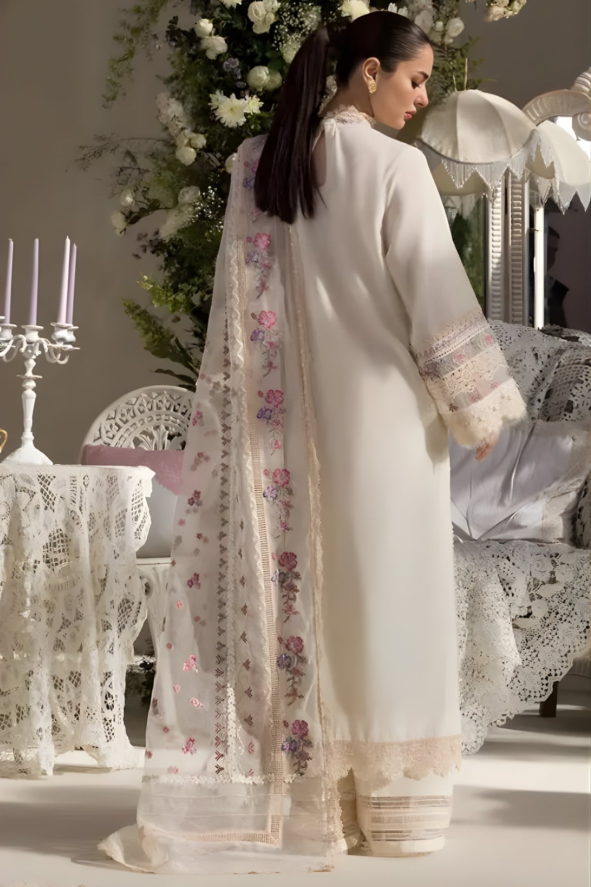Embroidered Lawn Suit – 3 Piece MB-NRP-023