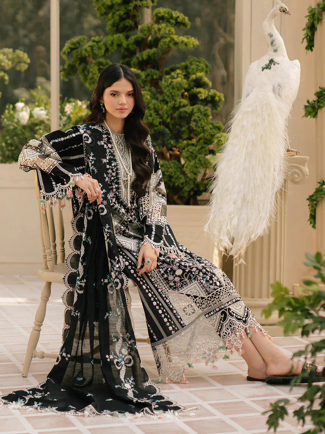 Embroidered Lawn Suit – 3 Piece MB-NRP-031