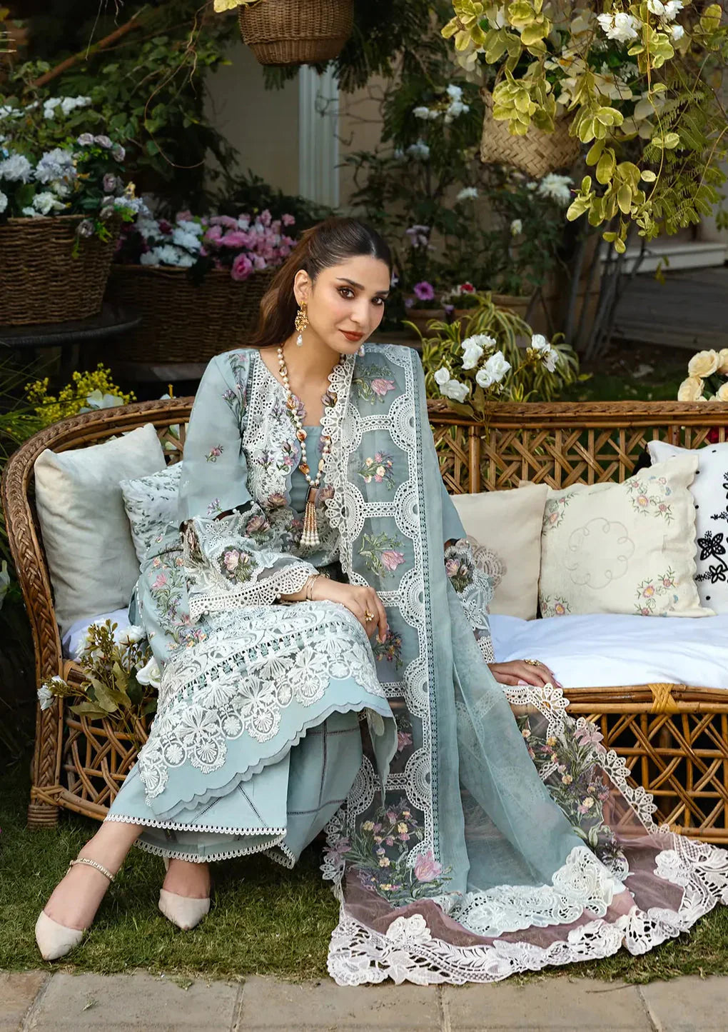 Embroidered Lawn Suit – 3 Piece MB-NRP-032