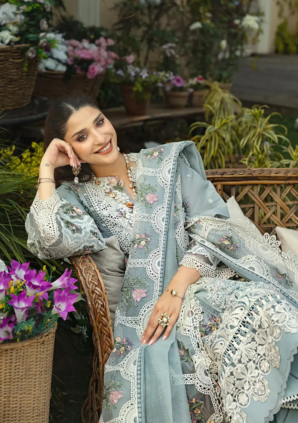 Embroidered Lawn Suit – 3 Piece MB-NRP-032
