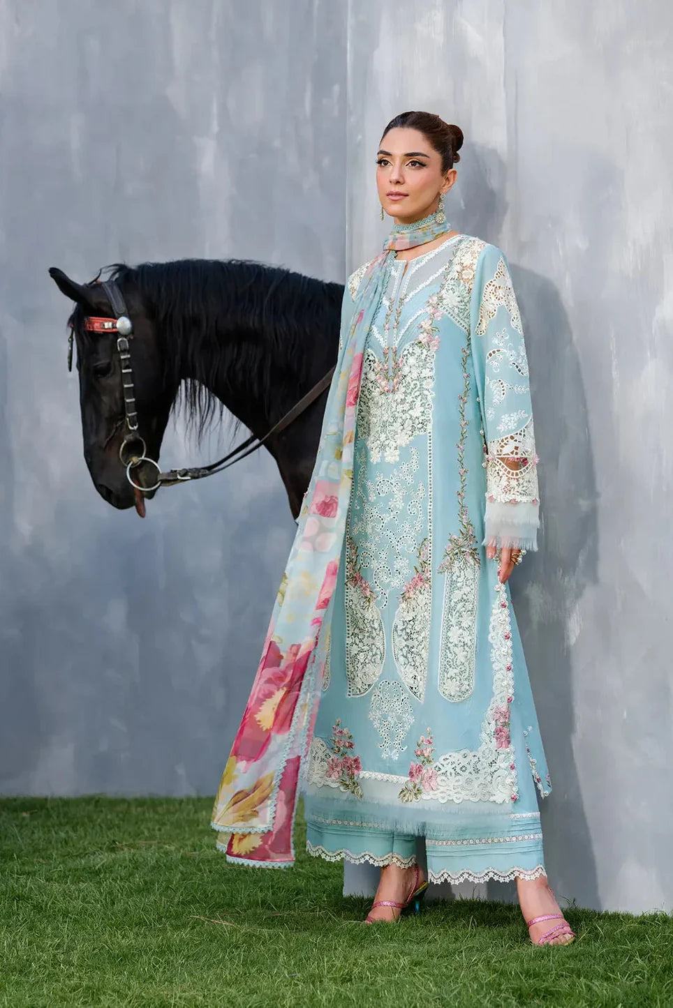 Embroidered Lawn Suit – 3 Piece MB-NRP-034
