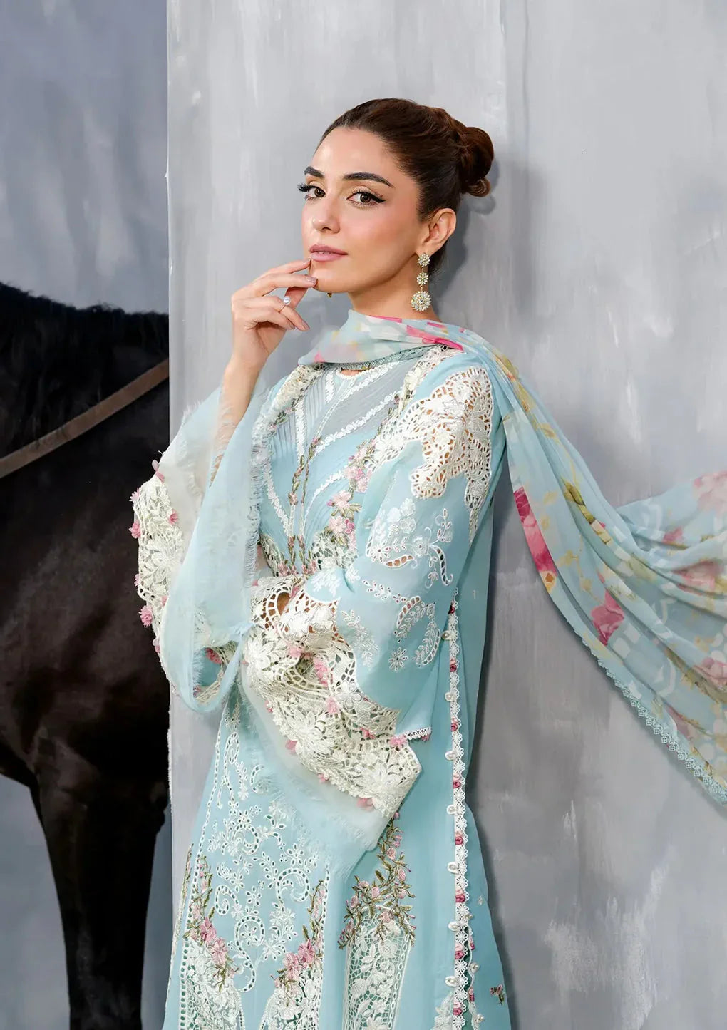 Embroidered Lawn Suit – 3 Piece MB-NRP-034