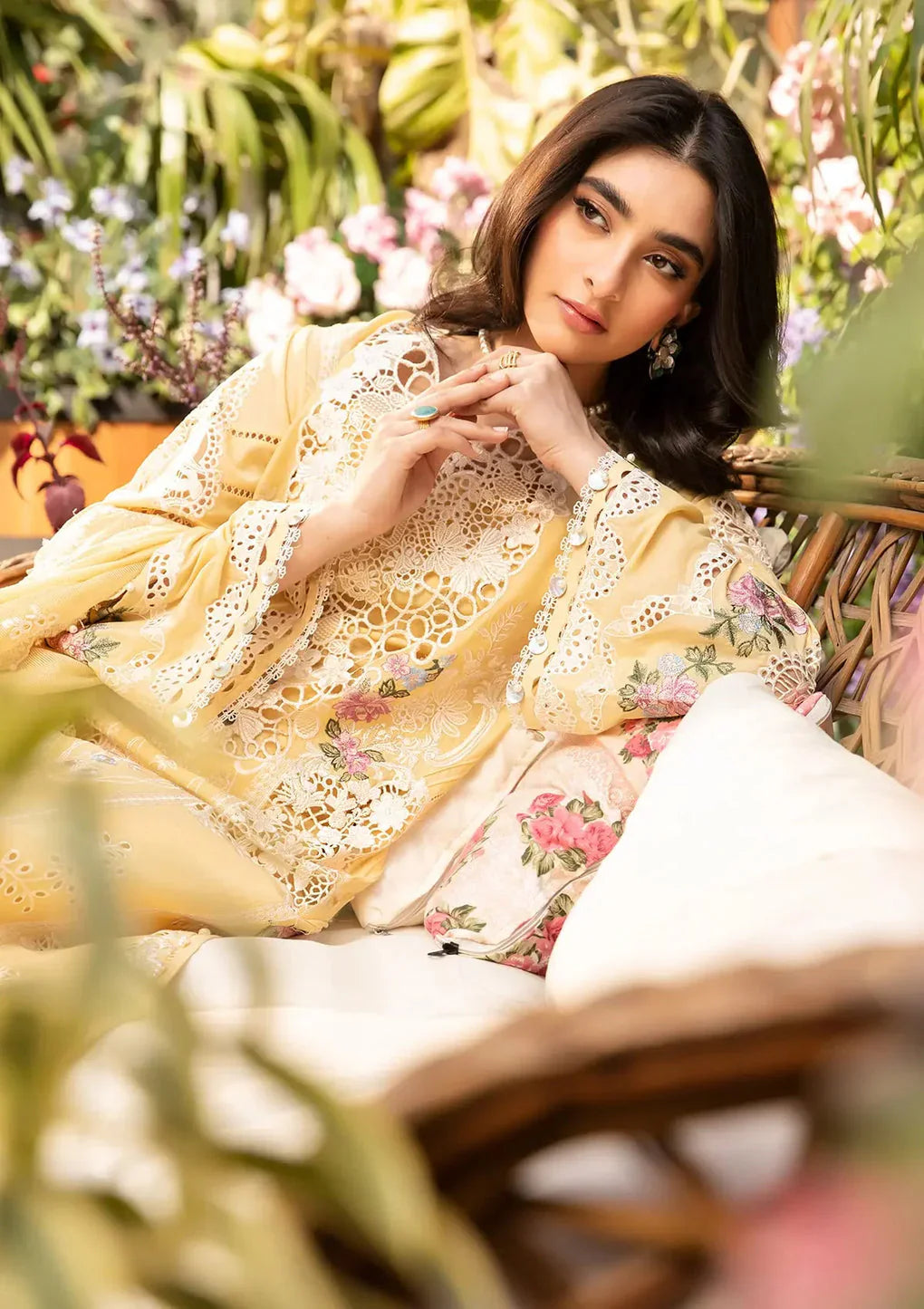 Embroidered Lawn Suit – 3 Piece MB-NRP-036