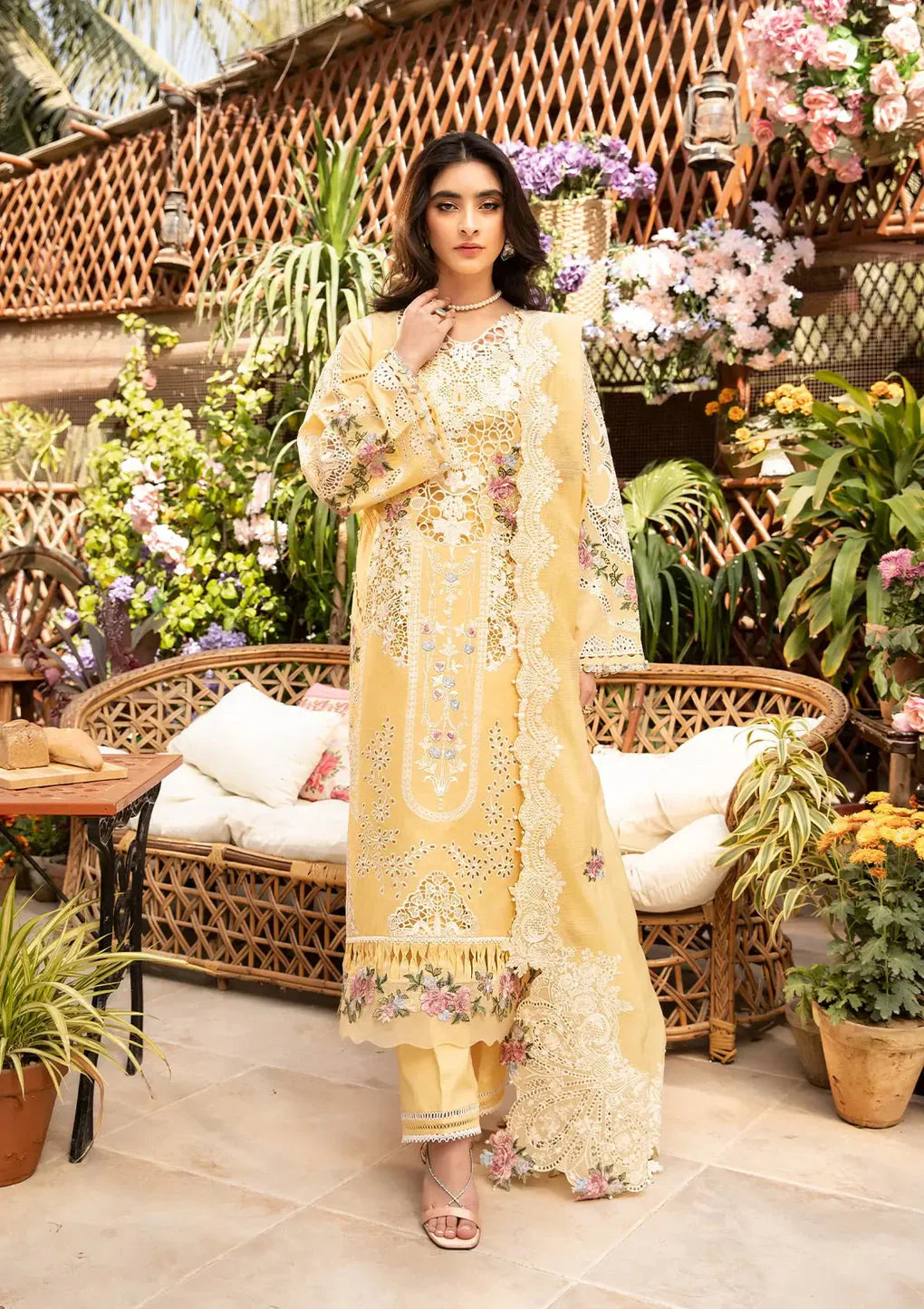Embroidered Lawn Suit – 3 Piece MB-NRP-036