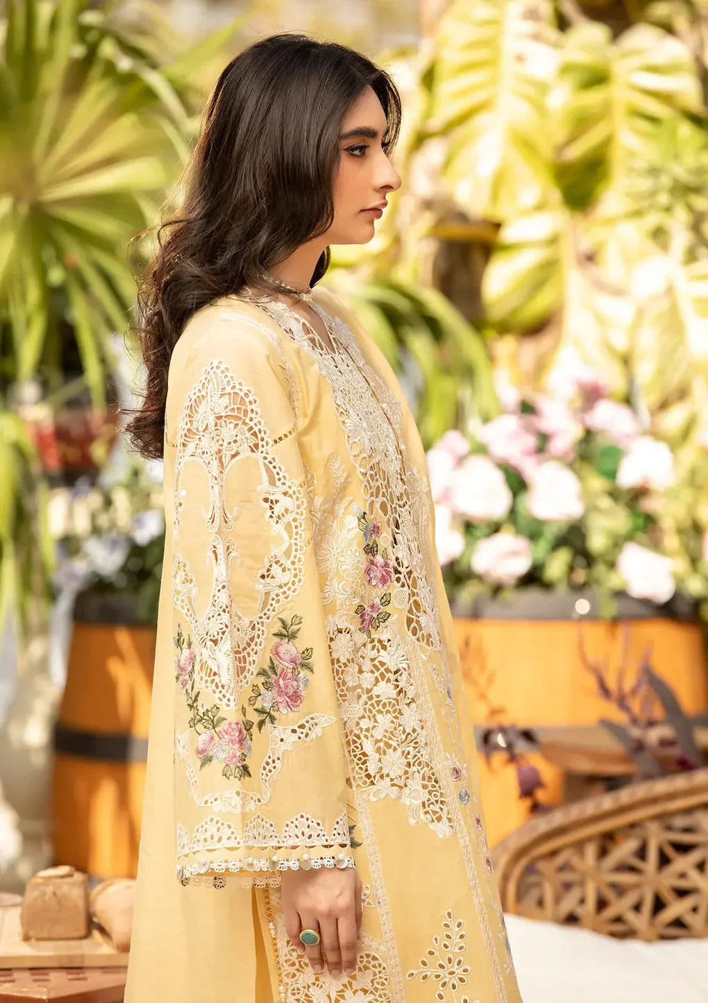 Embroidered Lawn Suit – 3 Piece MB-NRP-036