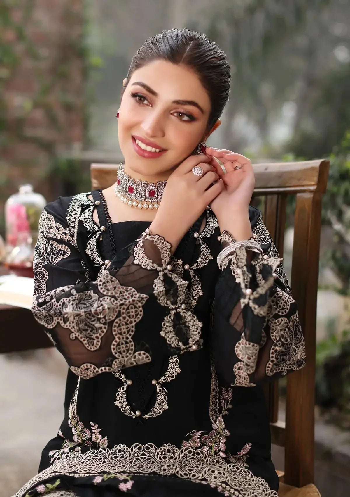 Embroidered Lawn Suit – 3 Piece MB-NRP-038