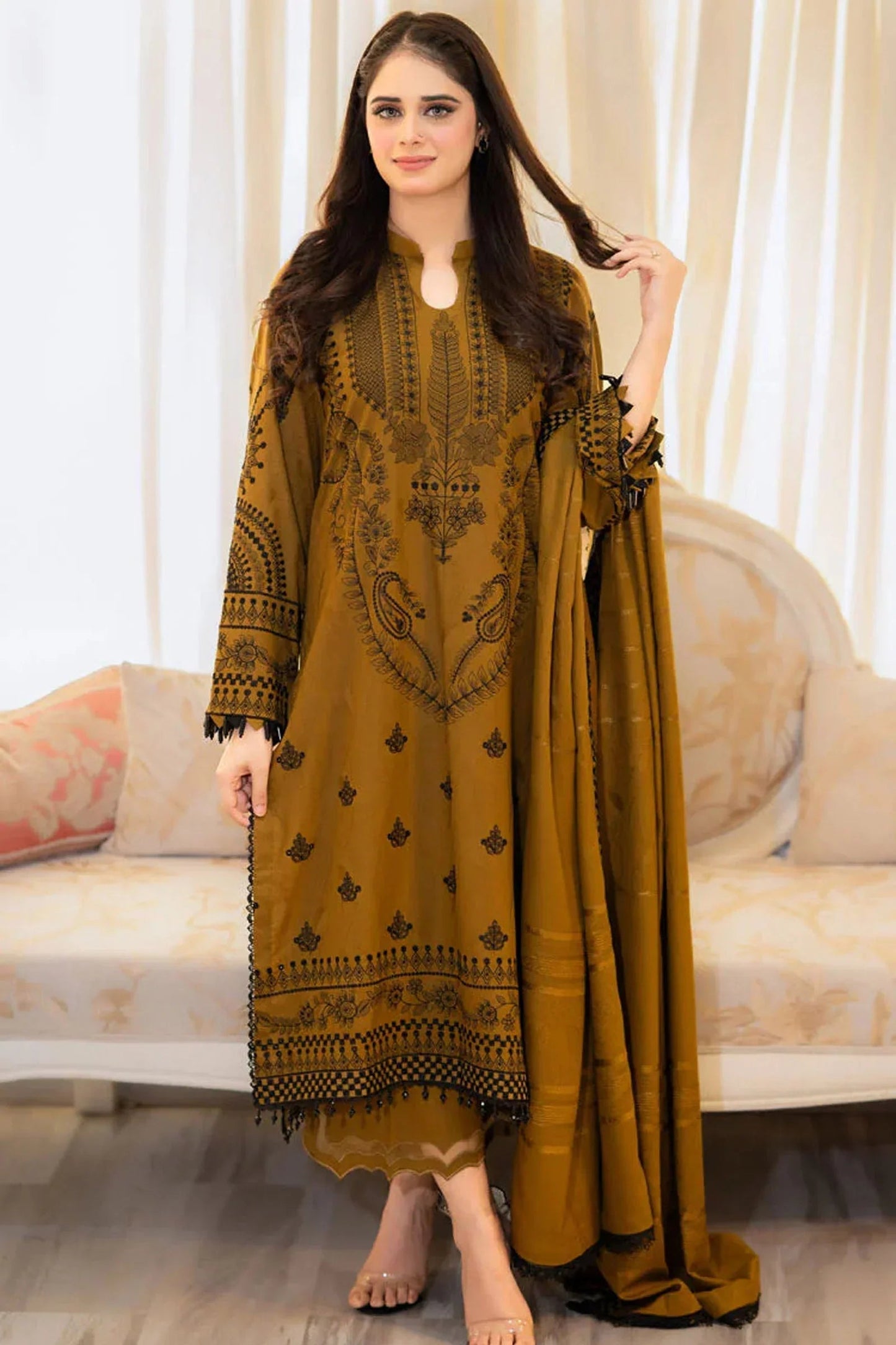 Embroidered Dhanak Suit – 3 Piece MB-NRP-040