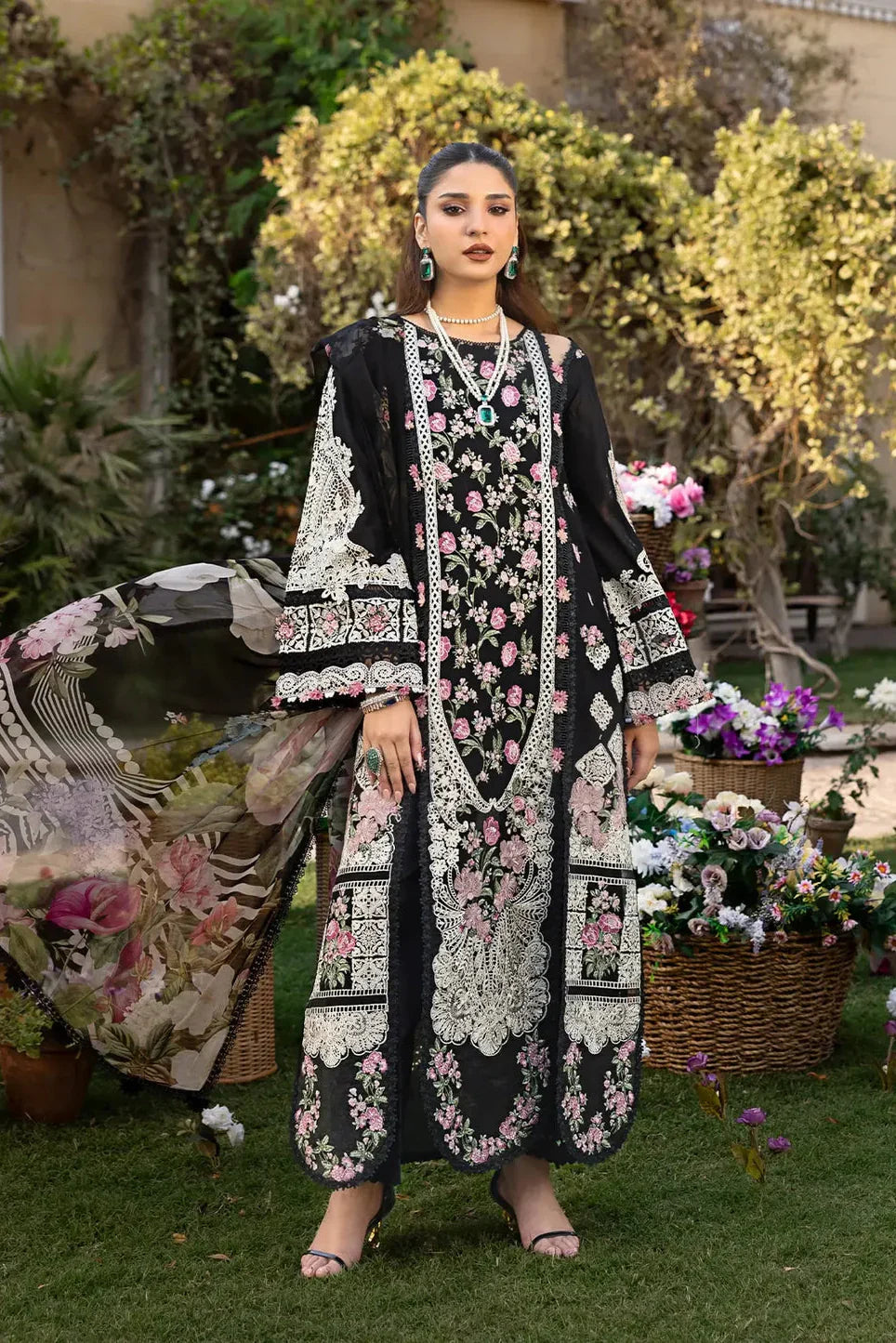 Embroidered Lawn Suit – 3 Piece MB-NRP-041
