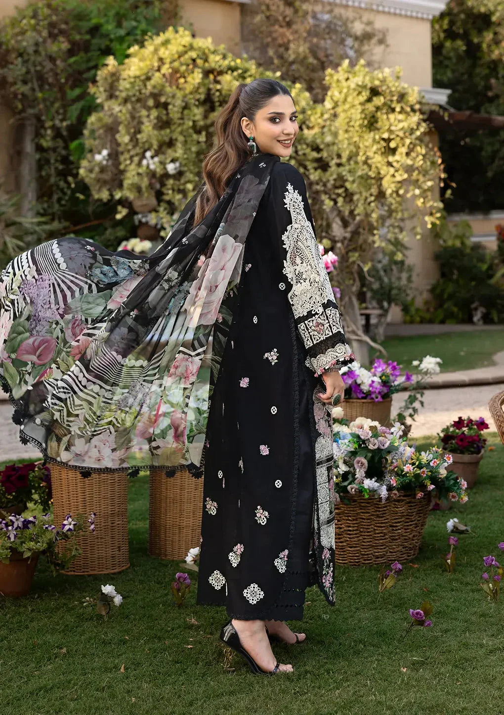Embroidered Lawn Suit – 3 Piece MB-NRP-041