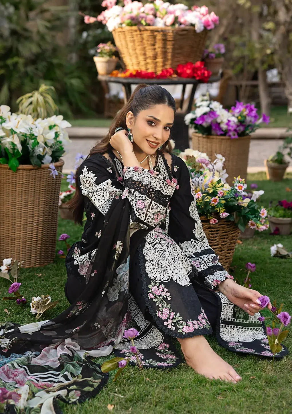 Embroidered Lawn Suit – 3 Piece MB-NRP-041