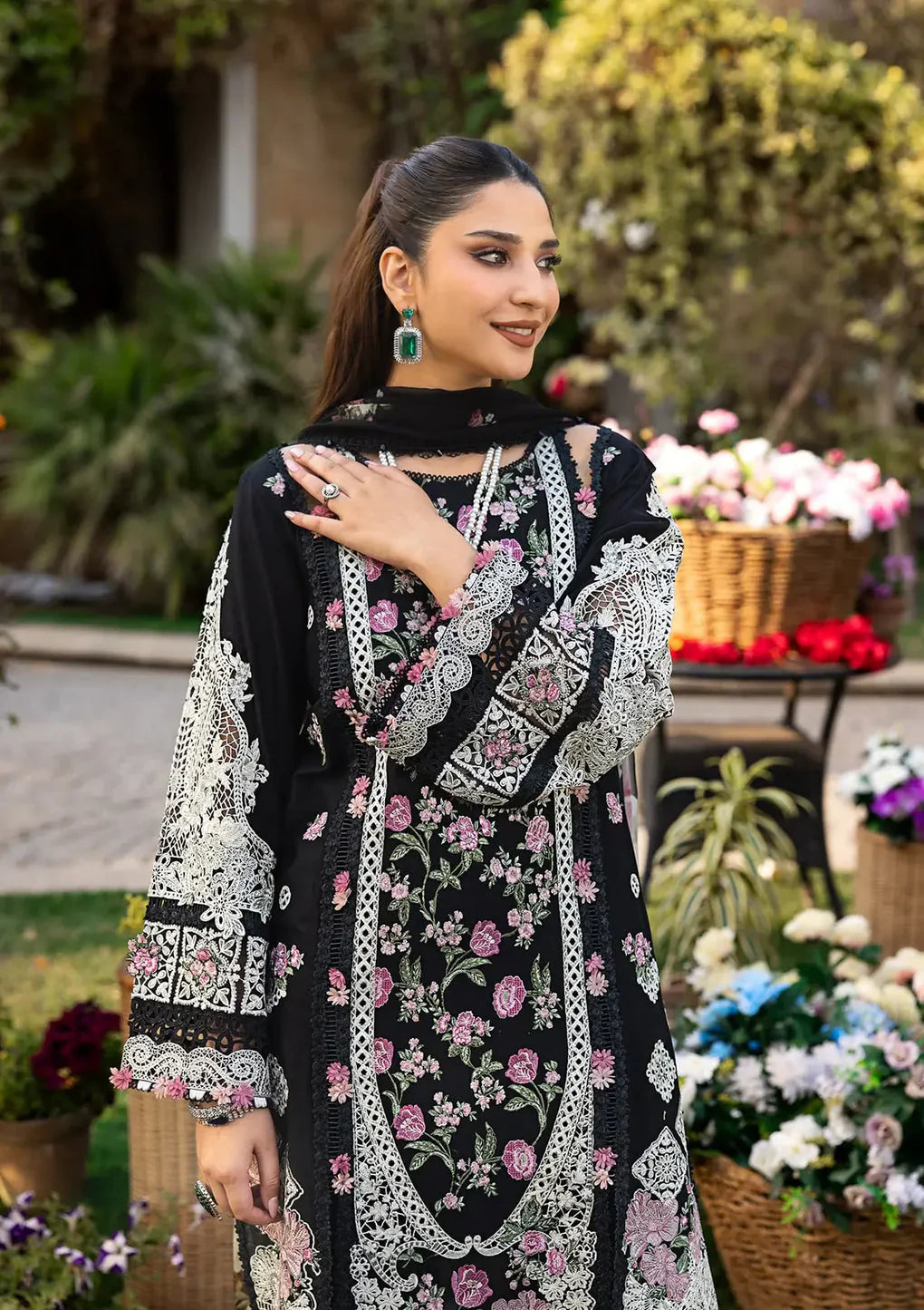 Embroidered Lawn Suit – 3 Piece MB-NRP-041