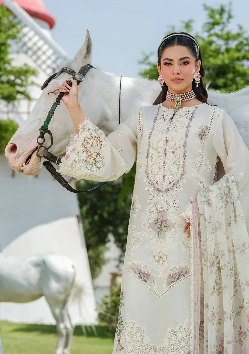 Luxury Embroidered Lawn Suit – 3 Piece MB-NRP-002