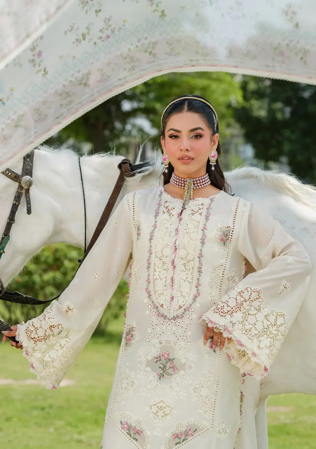 Luxury Embroidered Lawn Suit – 3 Piece MB-NRP-002