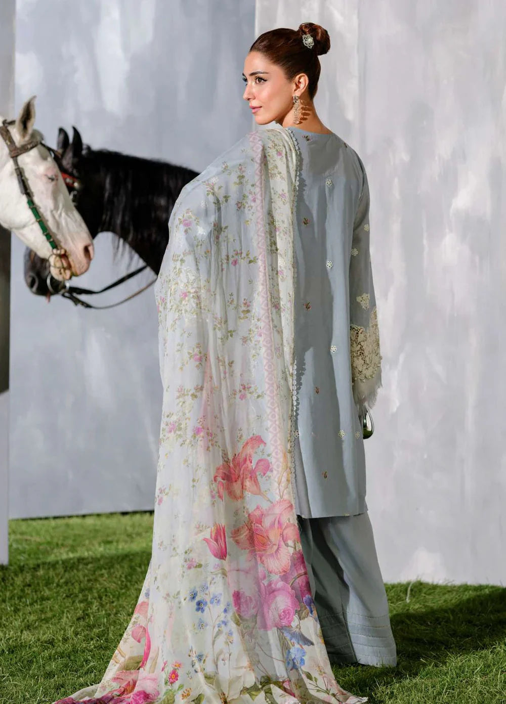 Luxury Embroidered Lawn Suit – 3 Piece MB-NRP-001
