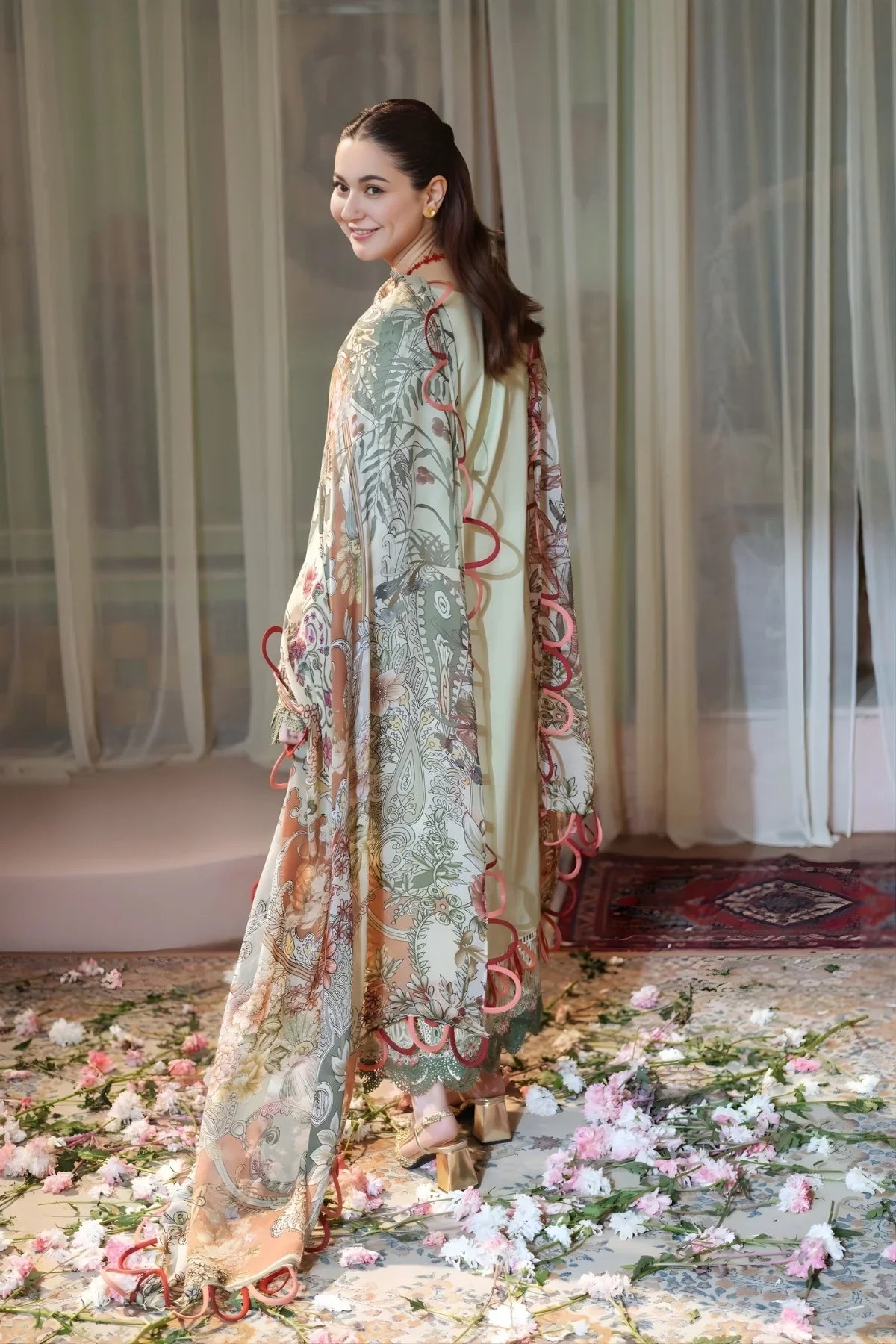 Jade Embroidered Lawn Suit – 3 Piece (Munark Digital Printed Dupatta) MB-NRP-089