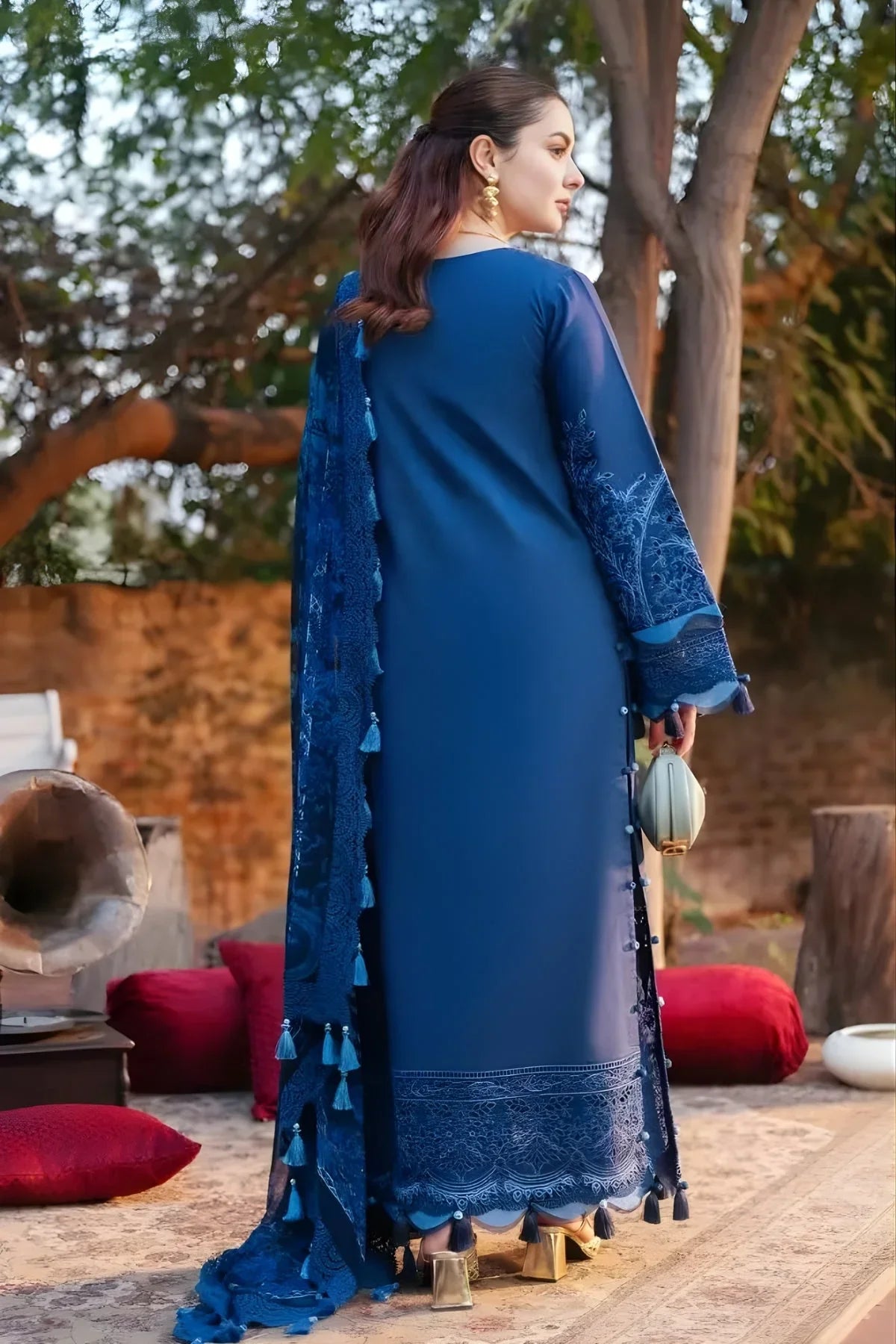 Jade Embroidered Lawn Suit – 3 Piece (Monark Digital Printed Dupatta) MB-NRP-096