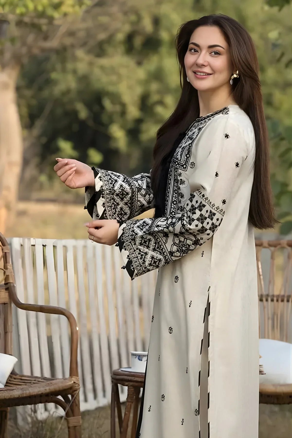 Embroidered Lawn Suit – 3 Piece (Chiffon Dupatta) MB-NRP-104
