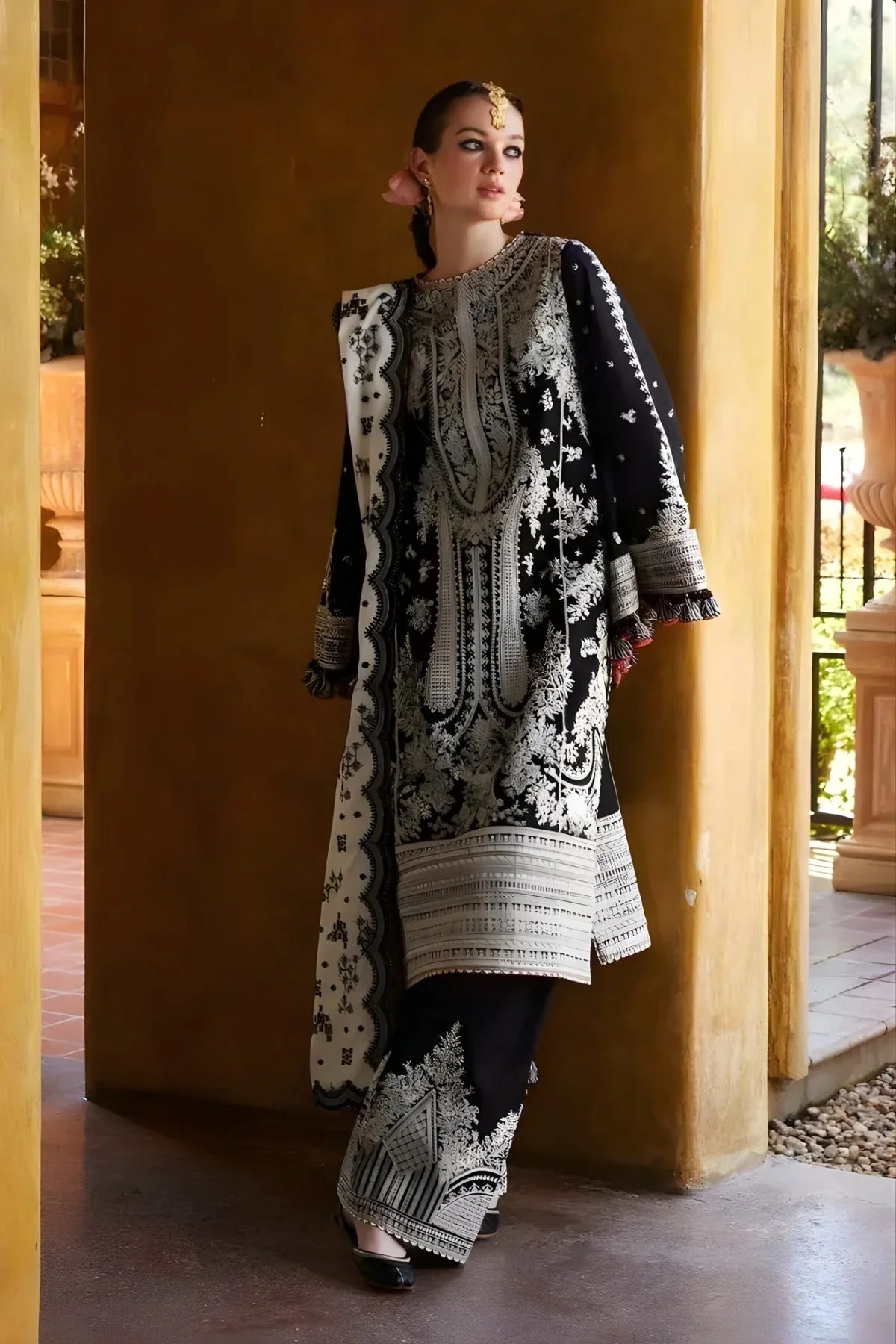 Hussain Rehar Embroidered Lawn Suit – 3 Piece (Slub Net Dupatta) MB-NRP-113