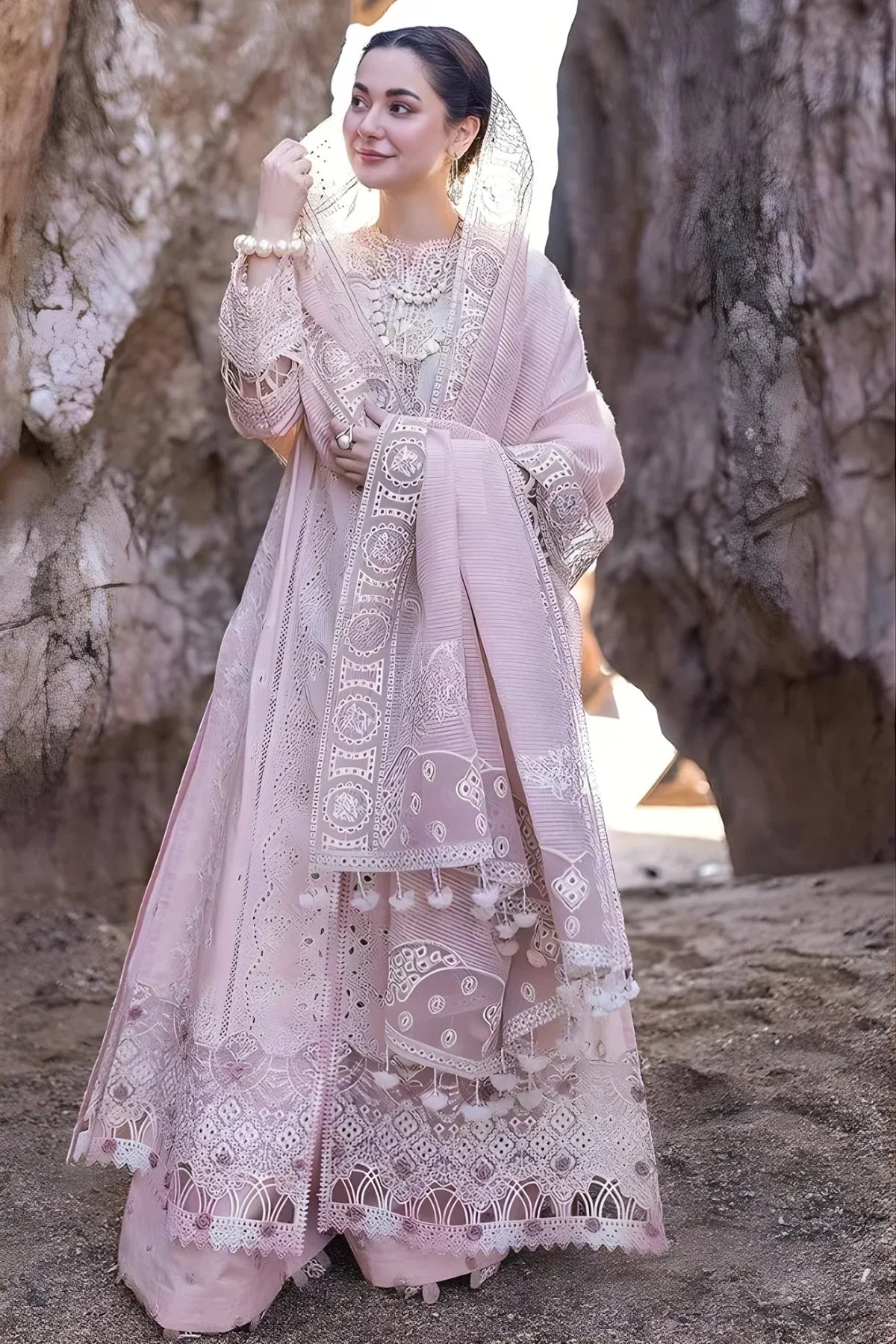 Heavy Embroidered Lawn Suit – 3 Piece (Khaddi Net Dupatta) MB-NRP-117
