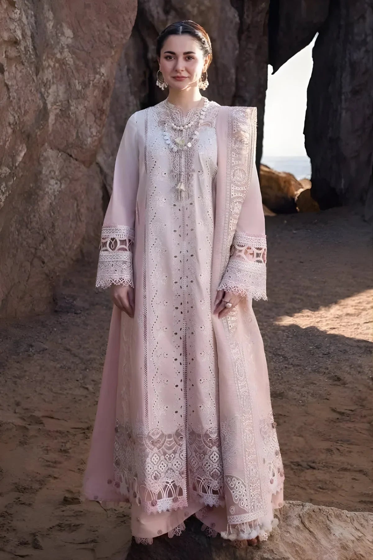 Heavy Embroidered Lawn Suit – 3 Piece (Khaddi Net Dupatta) MB-NRP-117