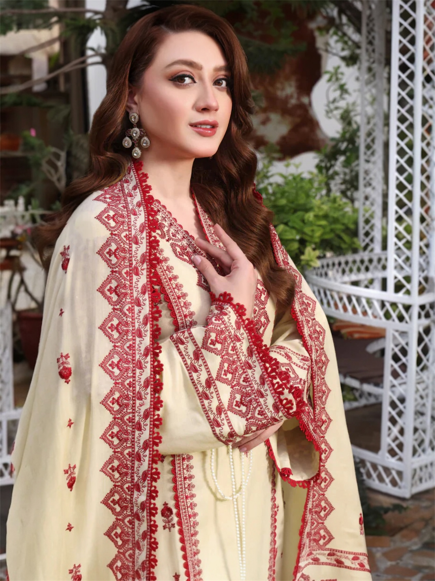 Embroidered Dhanak Suit – 3 Piece MB-NRP-083