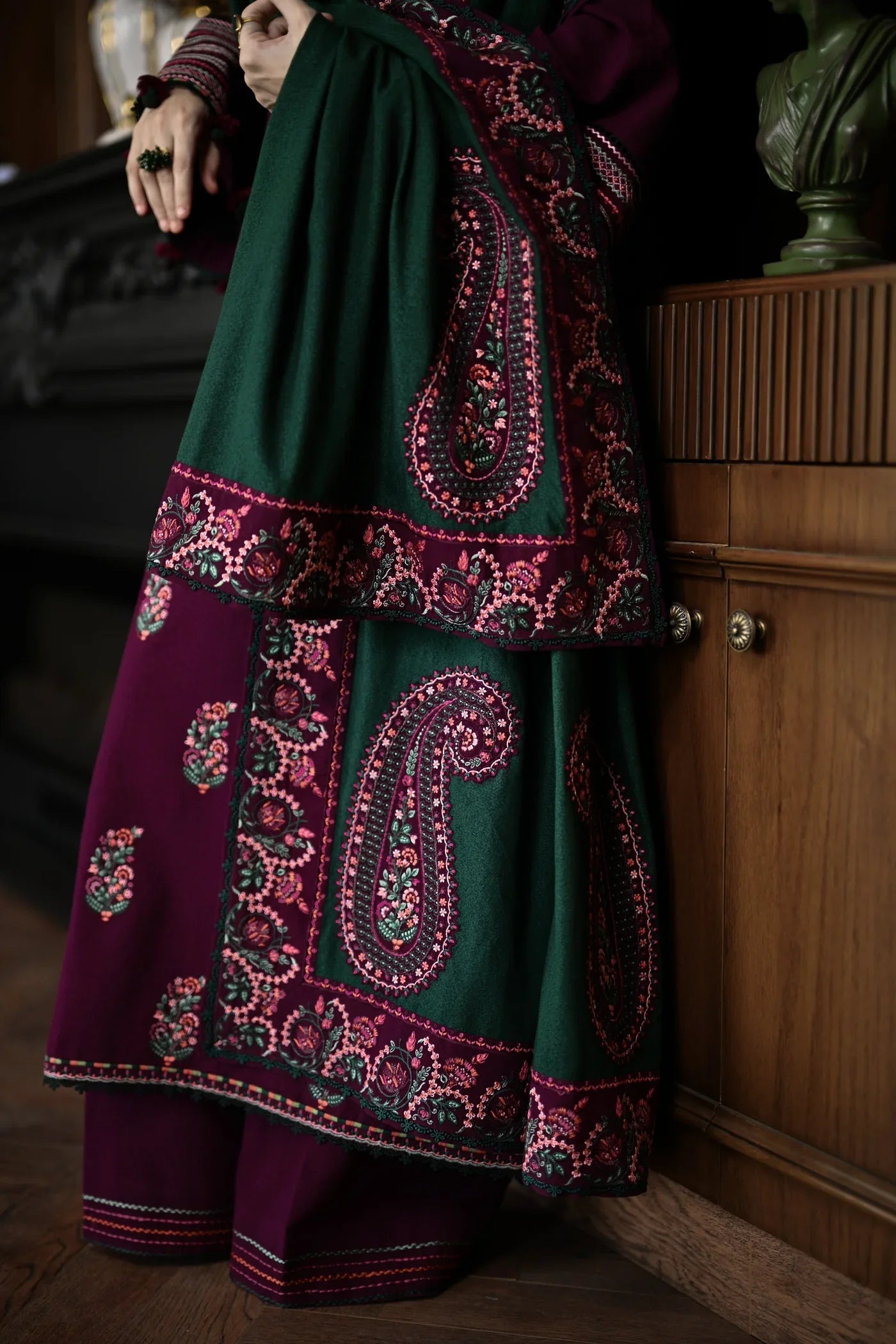 Embroidered Dhanak Suit – 3 Piece MB-NRP-080