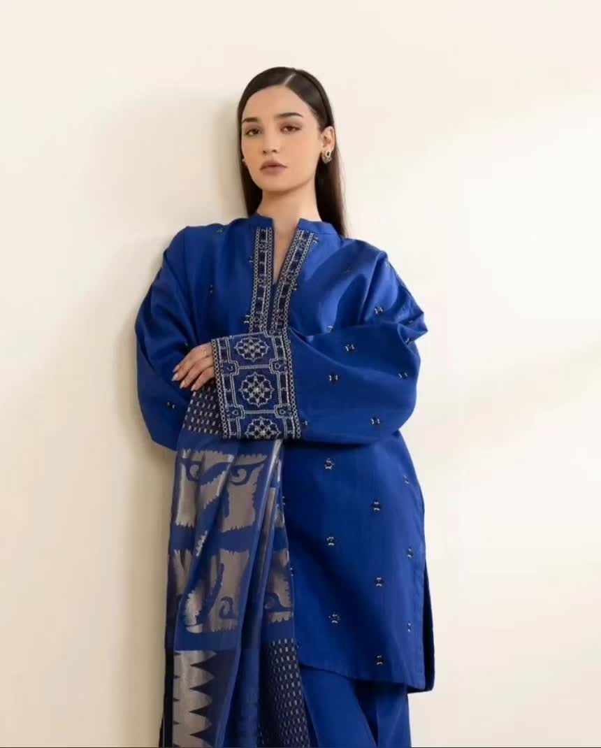 Embroidered Dhanak Suit – 3 Piece MB-NRP-079