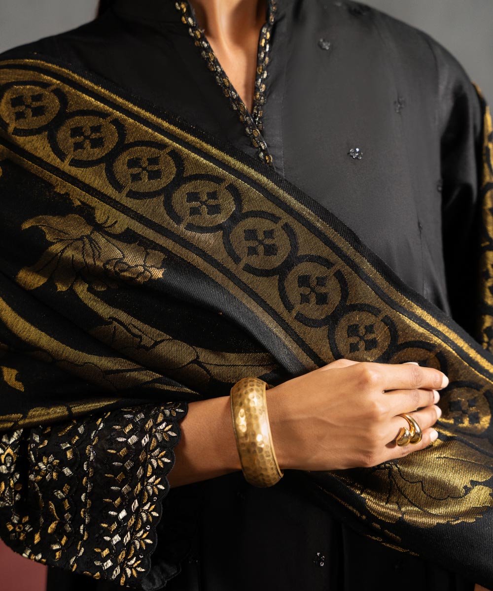 Embroidered Dhanak Suit – 3 Piece MB-NRP-076