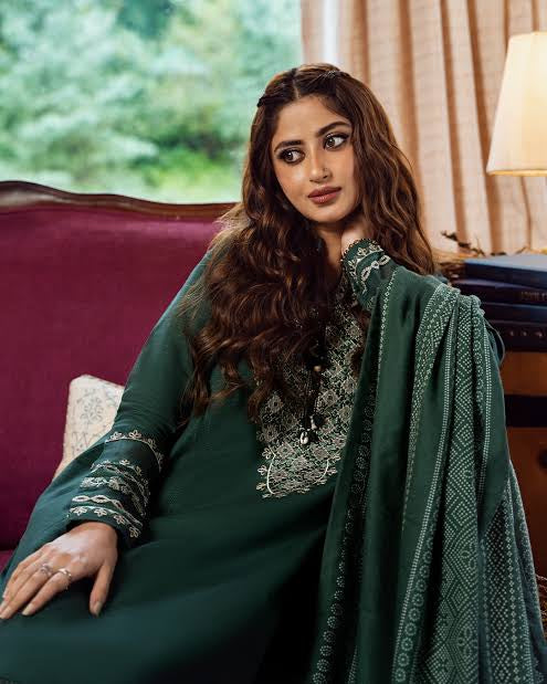 Embroidered Dhanak Suit – 3 Piece MB-NRP-073