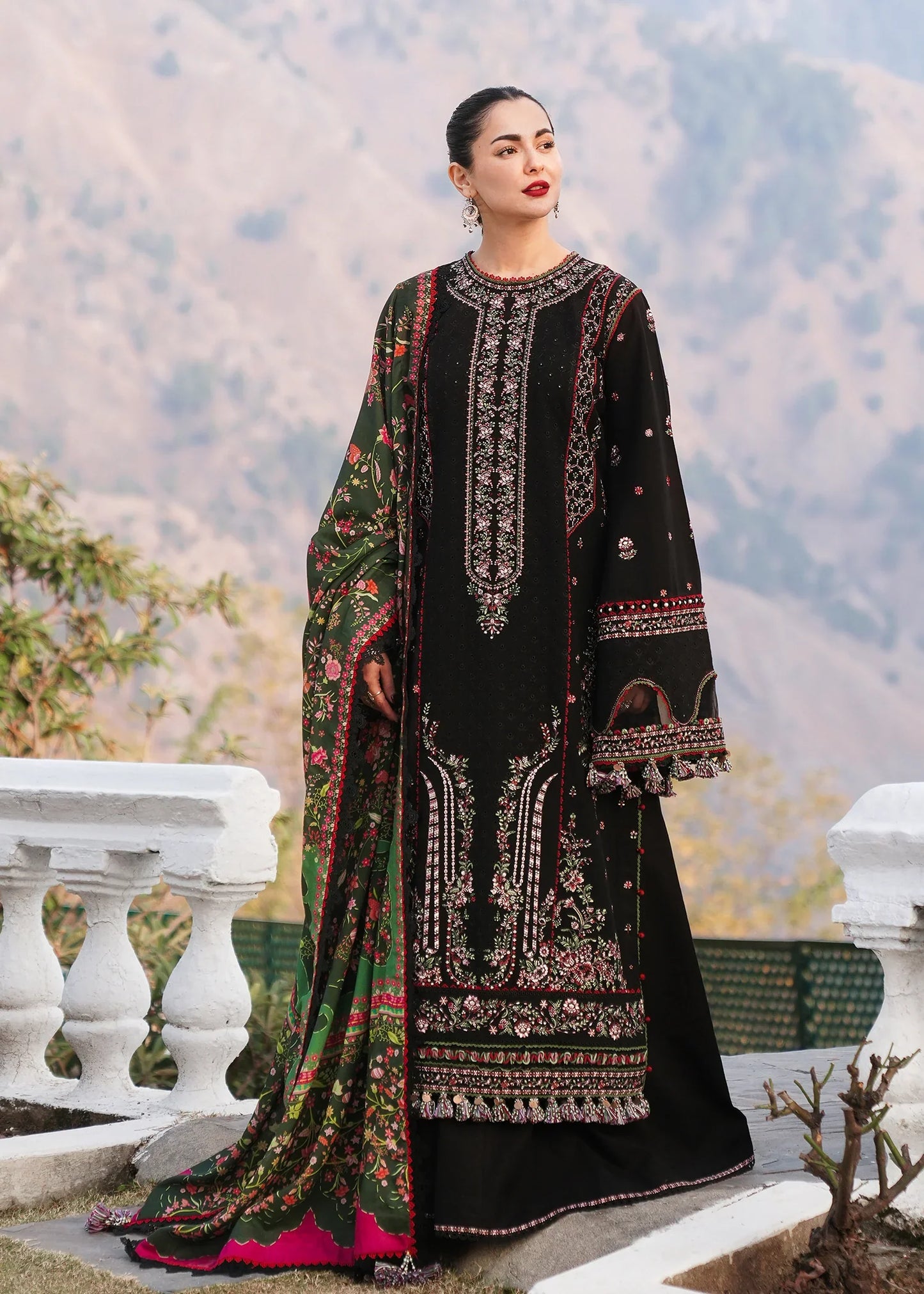 Embroidered Dhanak Suit – 3 Piece MB-NRP-068