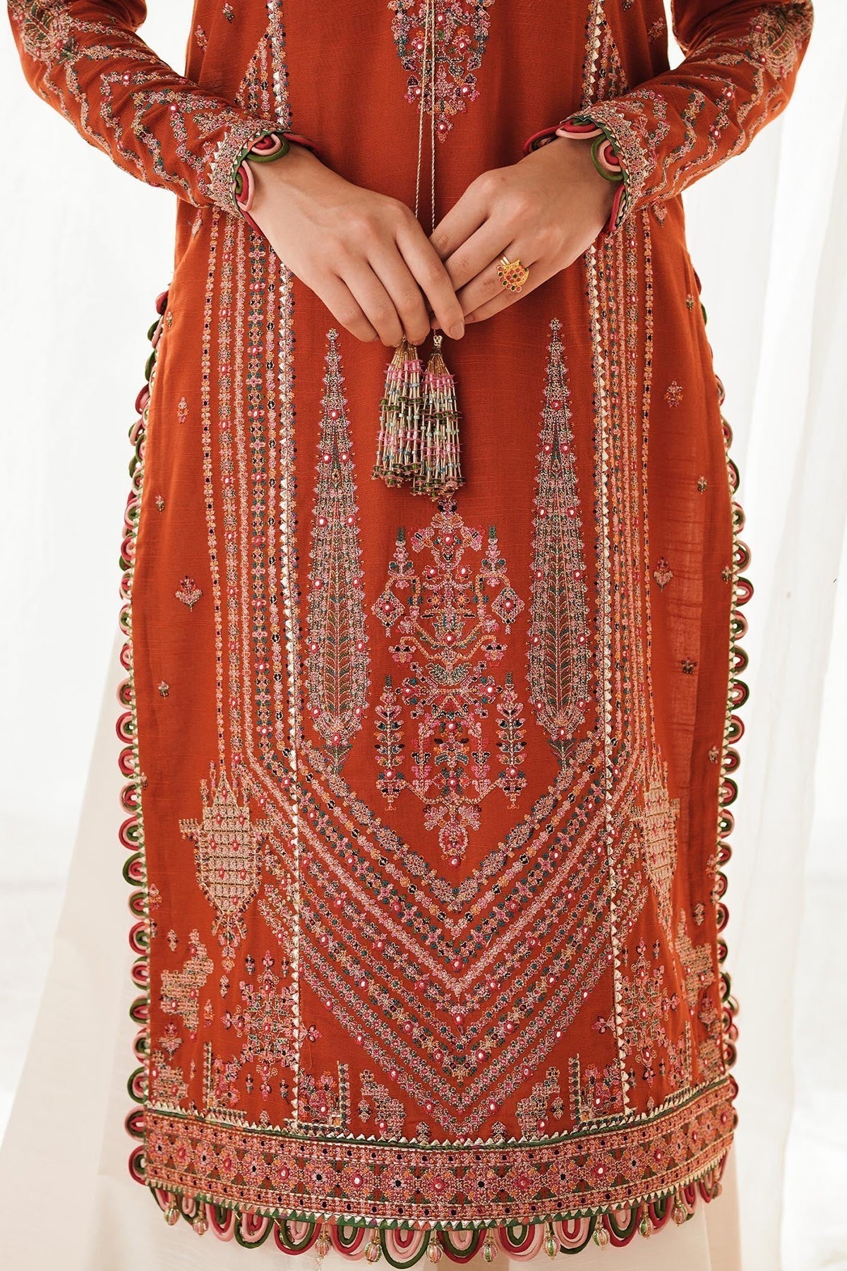 Embroidered Dhanak Suit – 3 Piece MB-NRP-066