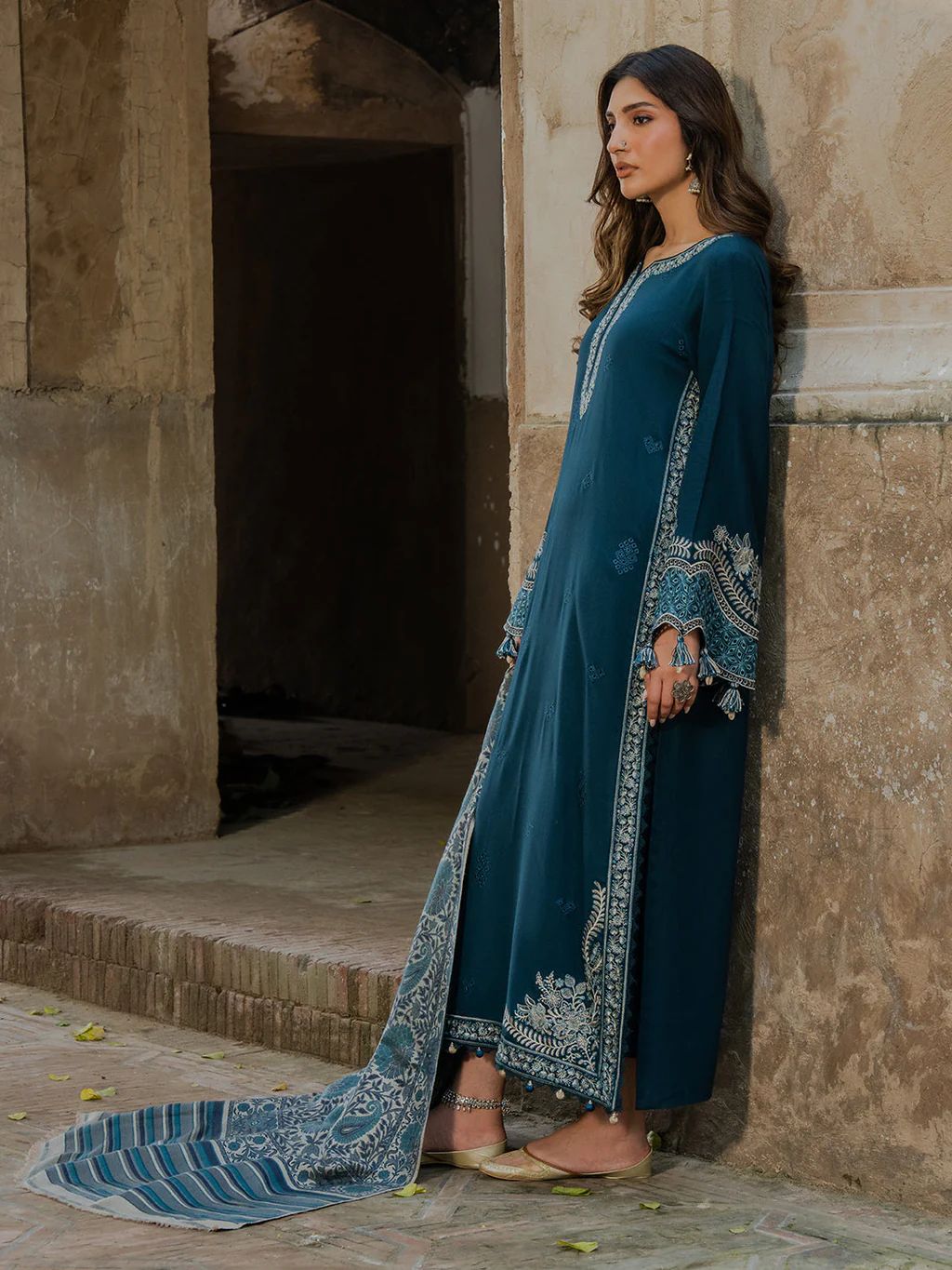 Embroidered Dhanak Suit – 3 Piece MB-NRP-060