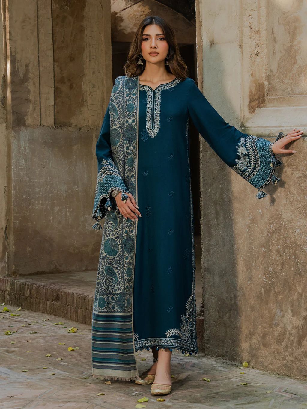 Embroidered Dhanak Suit – 3 Piece MB-NRP-060
