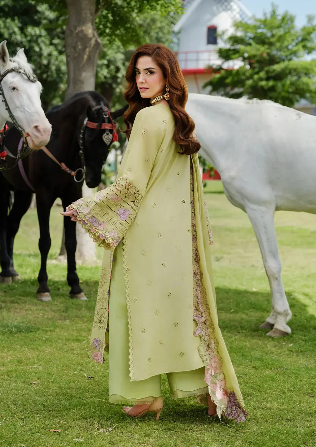 Elaf Premium Embroidered Lawn Suit – 3 Piece (Slub Net Dupatta) MB-NRP-147