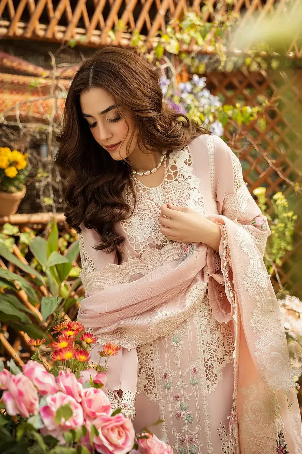 Elaf Premium Embroidered Lawn Suit – 3 Piece (Embroidered Slub Net Dupatta) MB-NRP-150