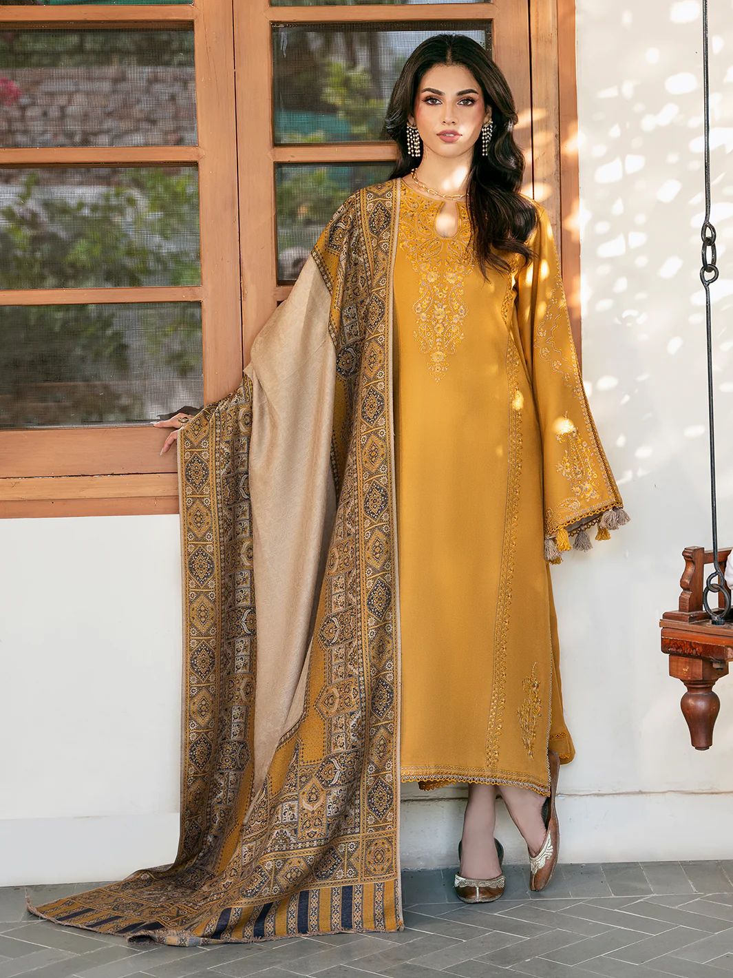 Embroidered Dhanak Suit – 3 Piece MB-NRP-059