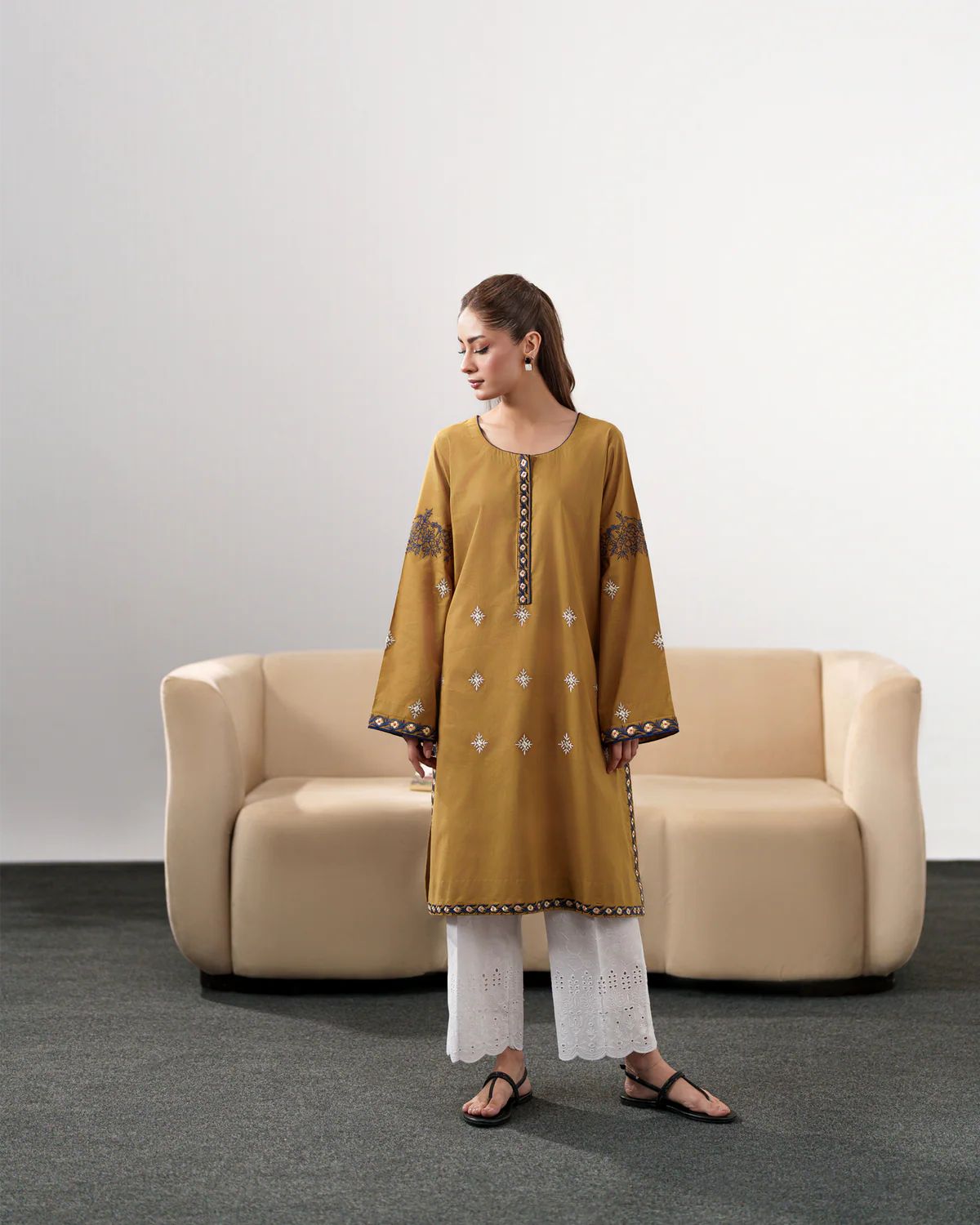 Embroidered Dhanak Suit – 3 Piece MB-NRP-053