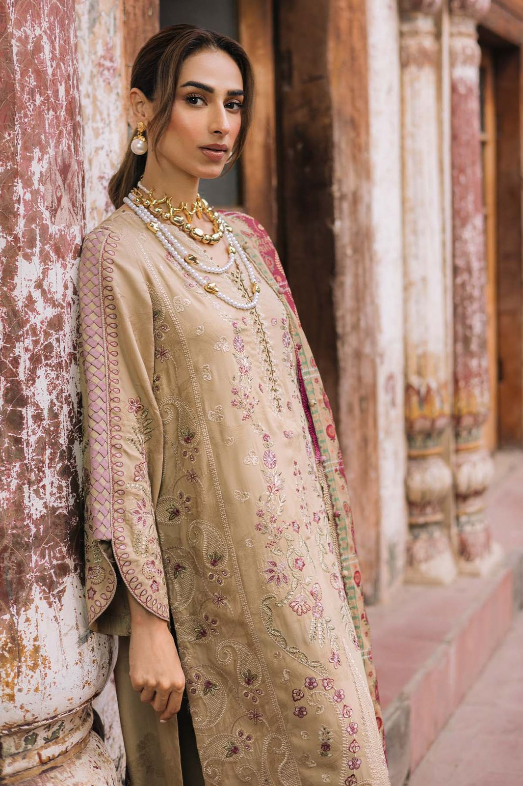 Embroidered Dhanak Suit – 3 Piece MB-NRP-057