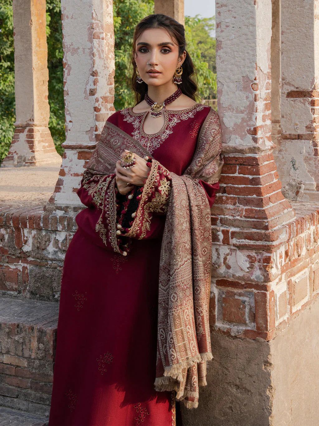 Embroidered Dhanak Suit – 3 Piece MB-NRP-058
