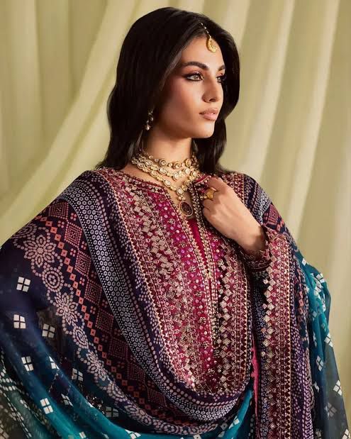 Printed Lawn Suit – 3 Piece (Chiffon Printed Dupatta) MB-NRP-162